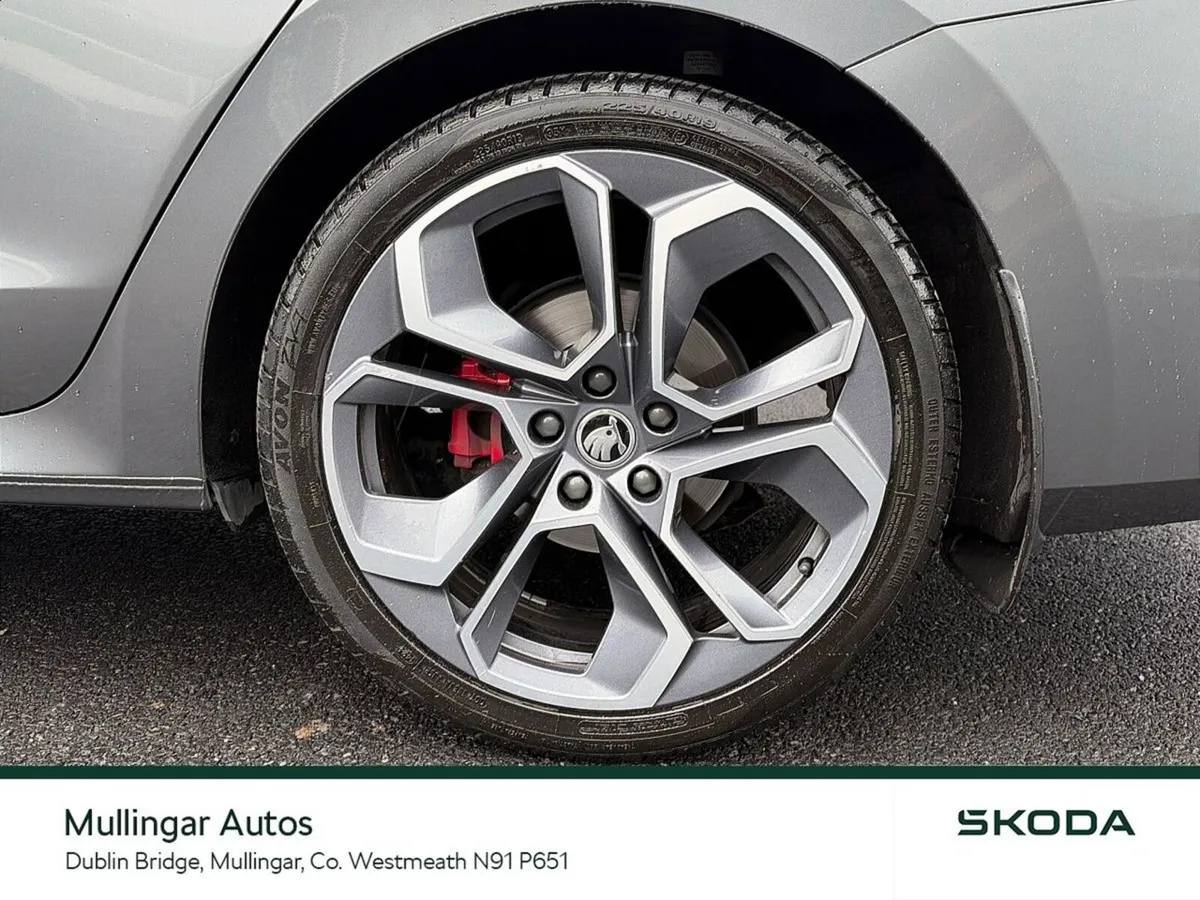 Skoda Octavia Saloon, Diesel, 2024, Grey