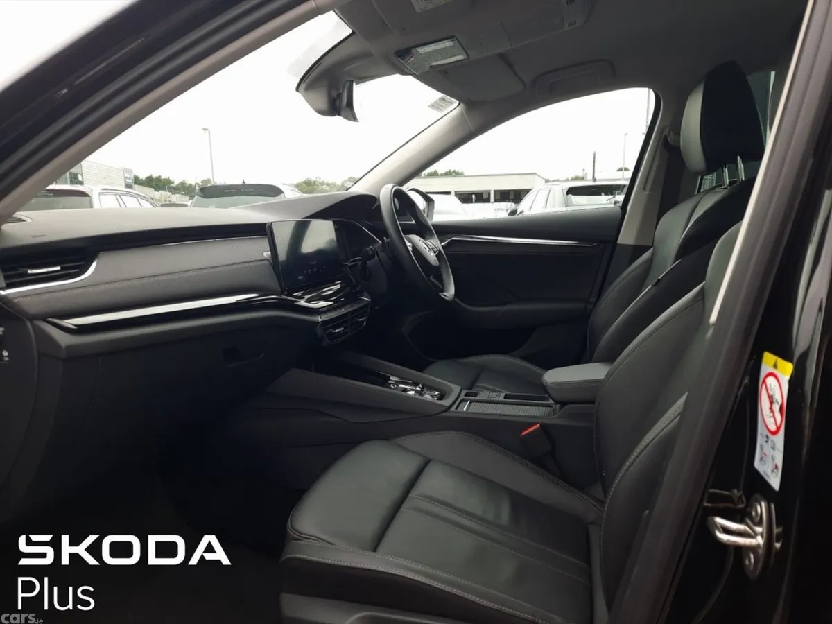 Skoda Octavia Saloon, Diesel, 2023, Black