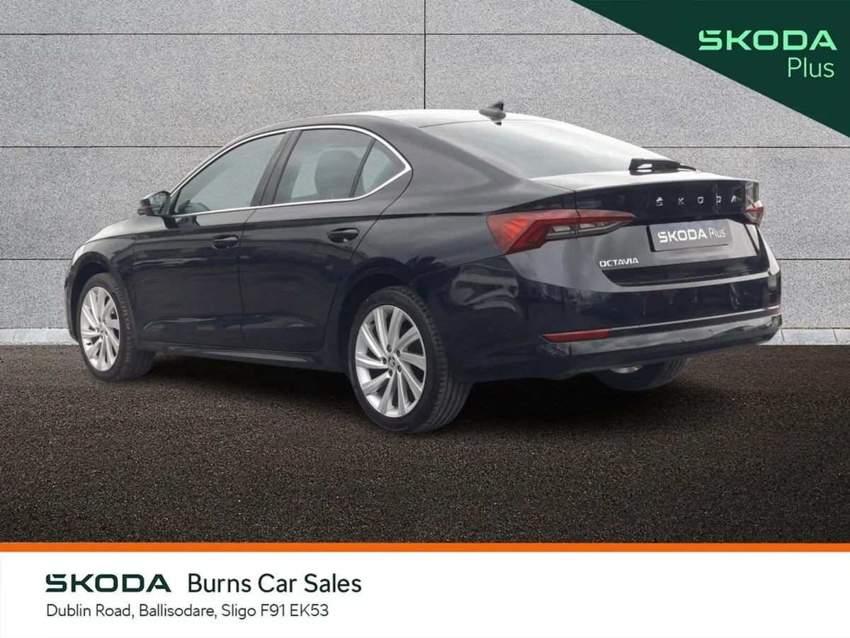 Skoda Octavia Saloon, Diesel, 2023, Black