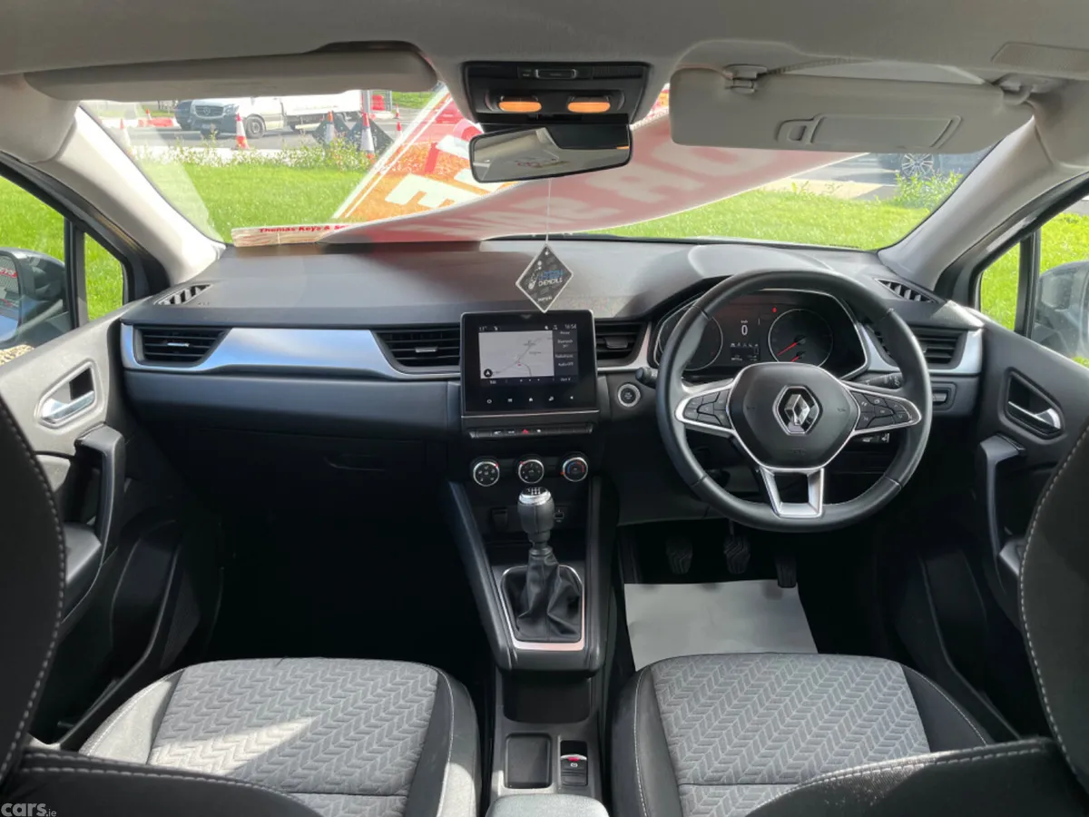 Renault Captur Hatchback, Petrol, 2022, Grey
