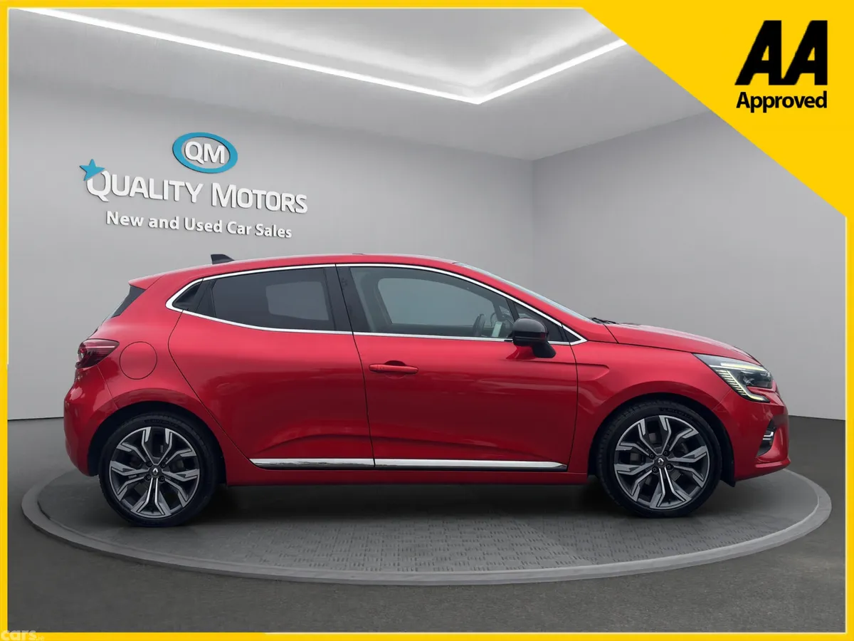 Renault Clio Hatchback, Petrol, 2021, Red