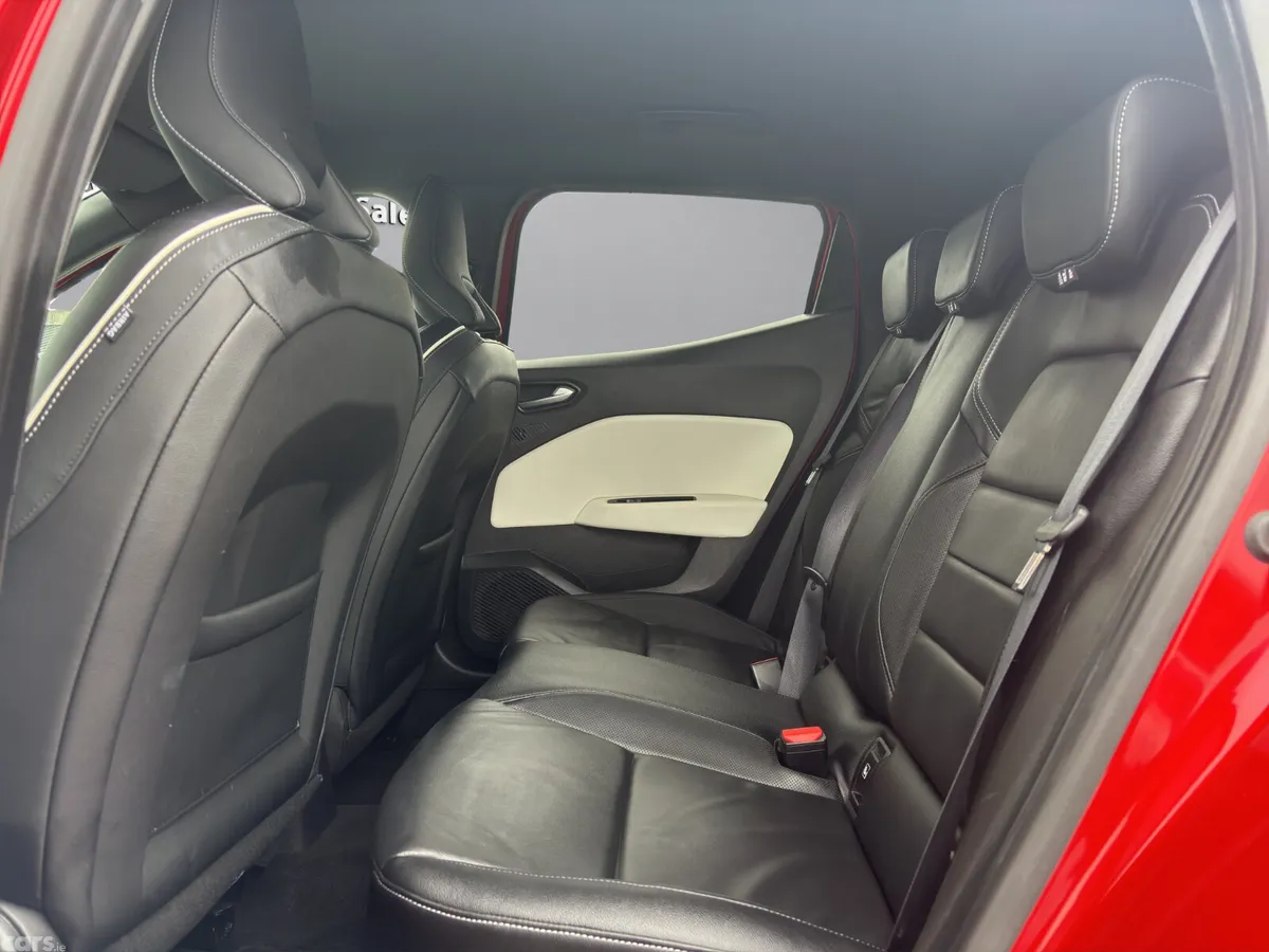 Renault Clio Hatchback, Petrol, 2021, Red