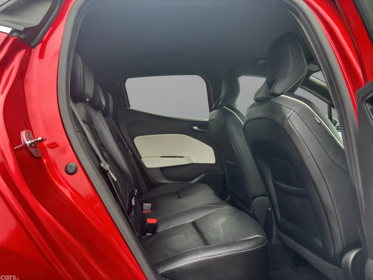 Renault Clio Hatchback, Petrol, 2021, Red
