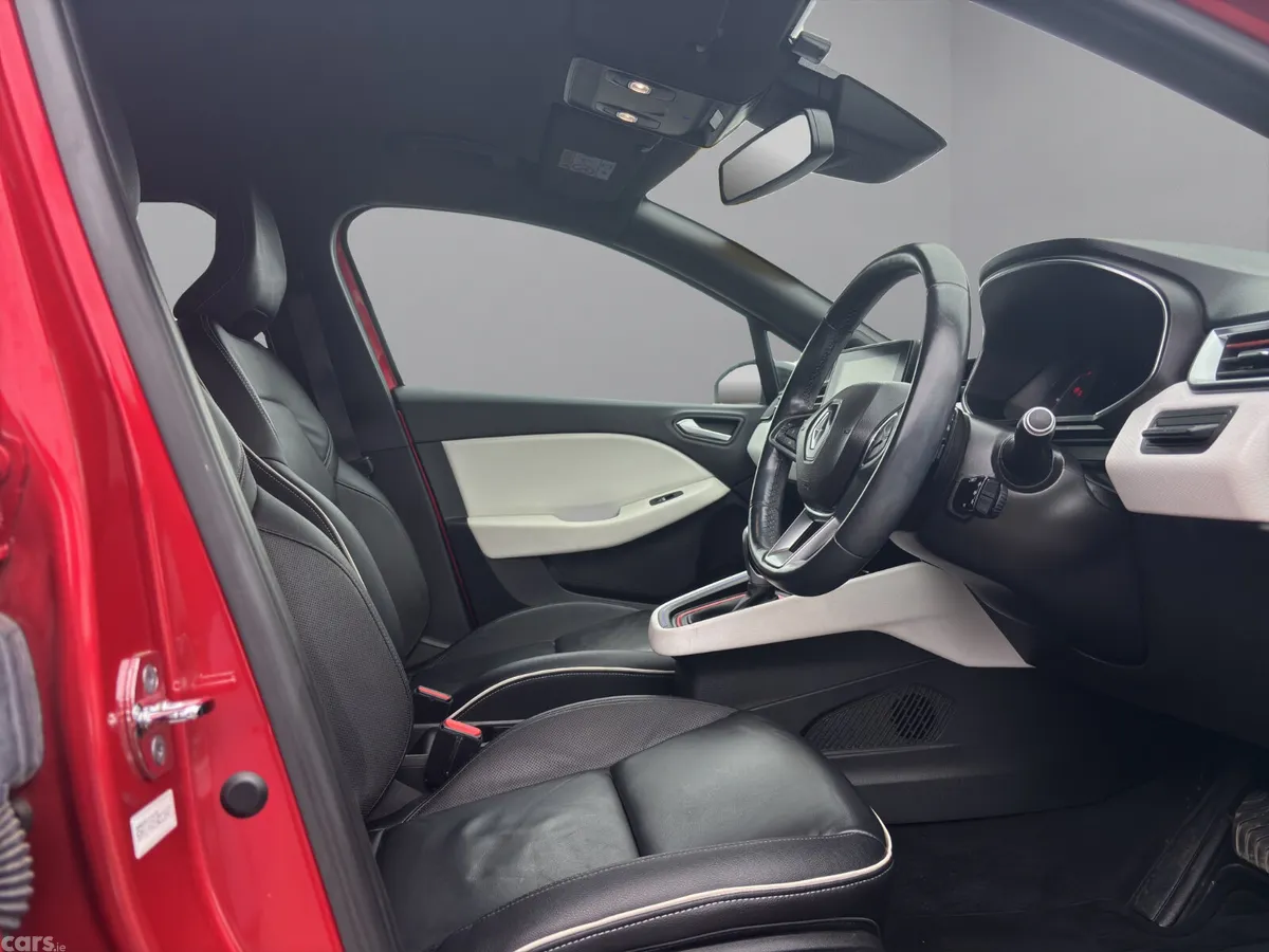 Renault Clio Hatchback, Petrol, 2021, Red