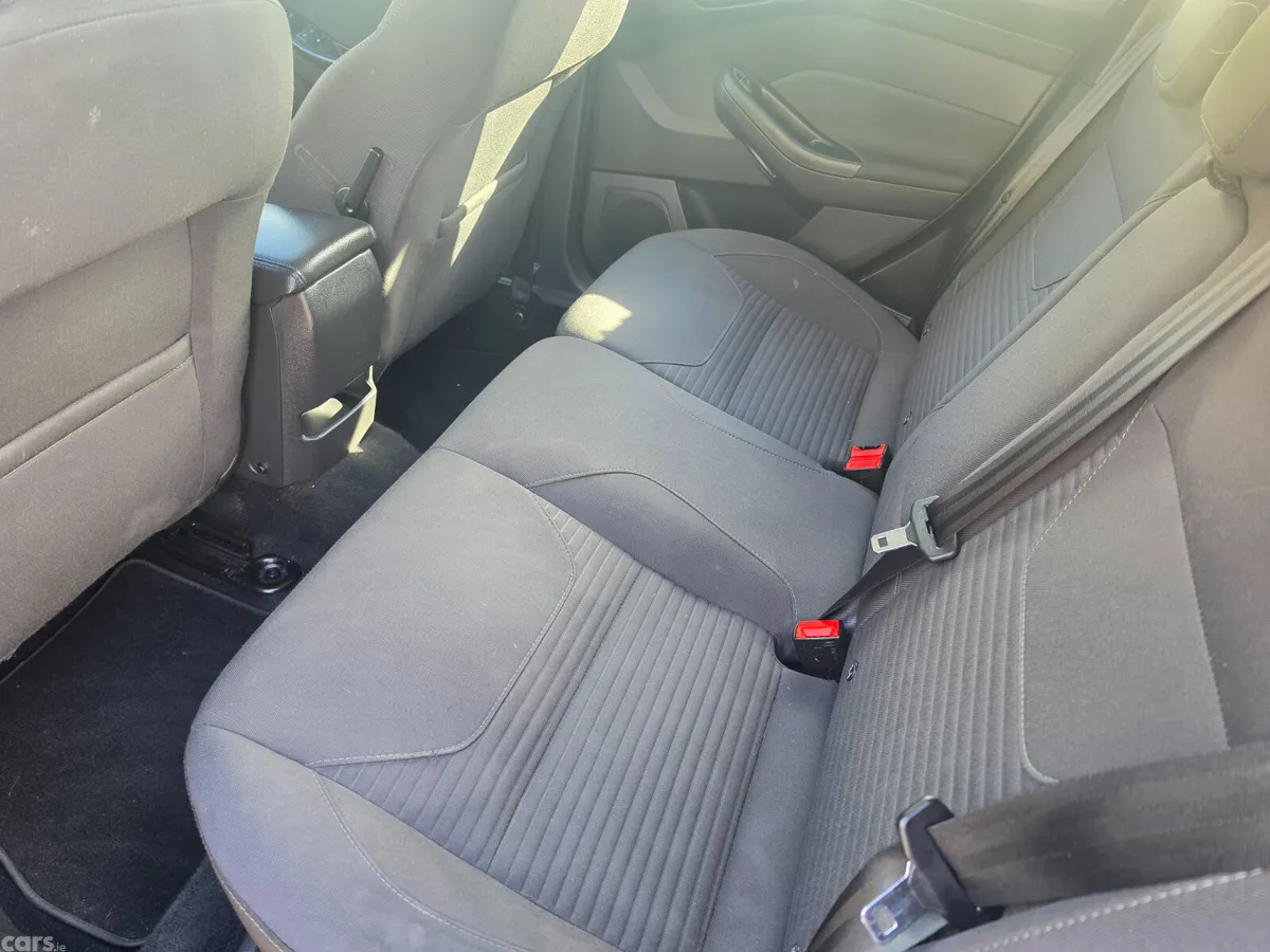 Ford Focus Hatchback, Diesel, 2019, Grey