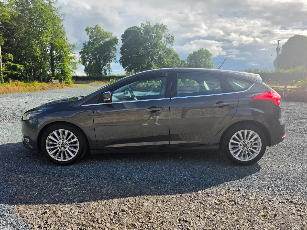 Ford Focus Hatchback, Diesel, 2019, Grey