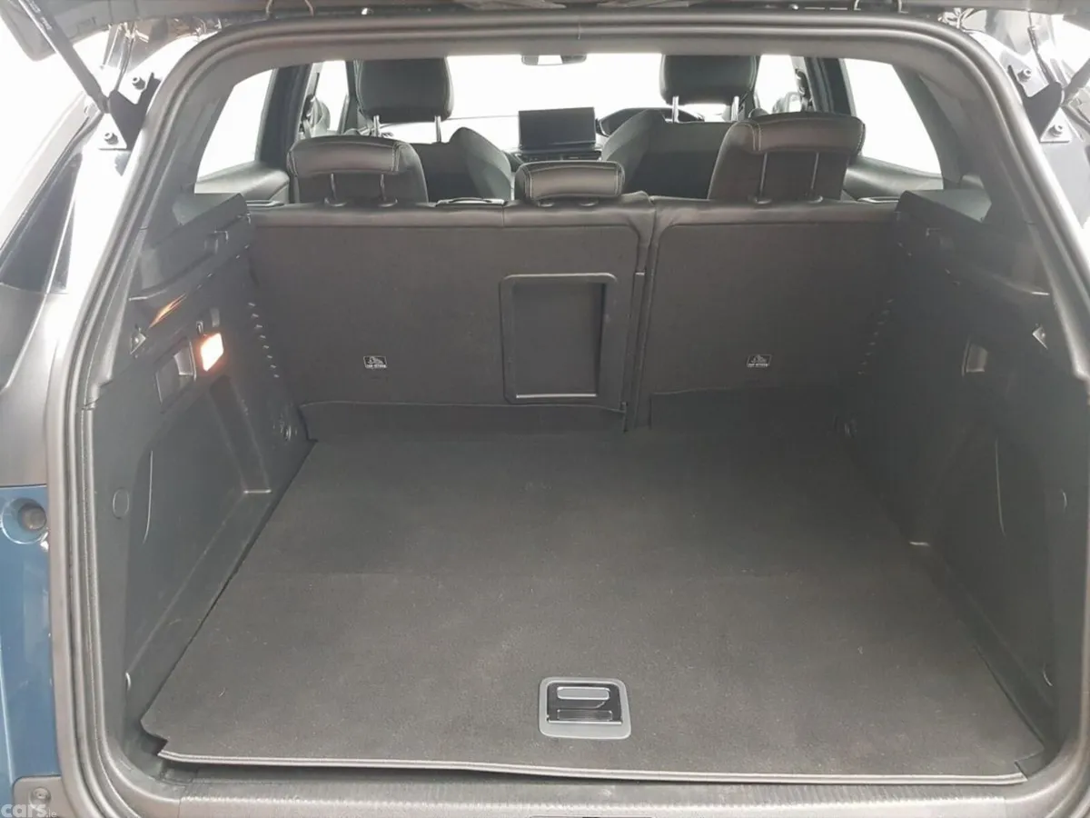 Peugeot 3008 MPV, Petrol Plug-in Hybrid, 2023, Blue