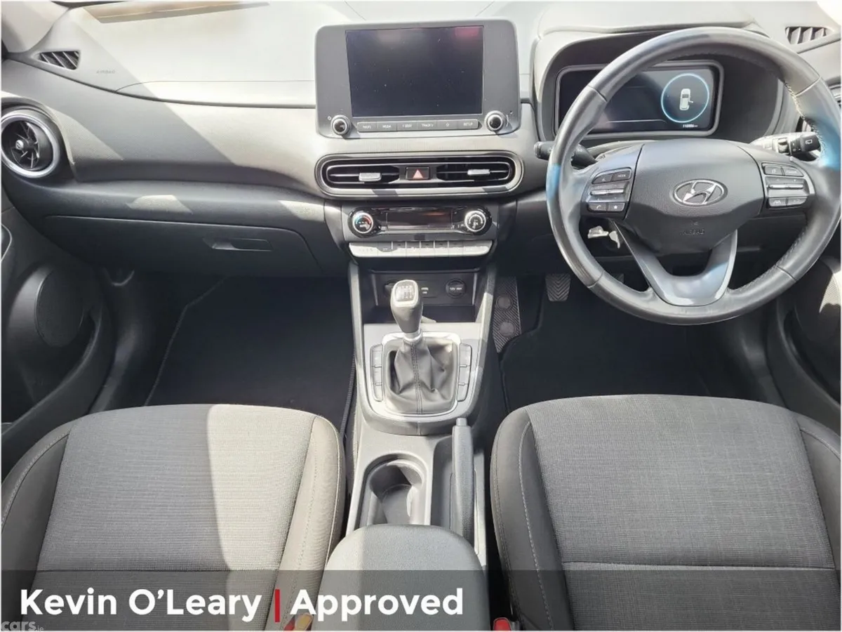 Hyundai KONA MPV, Petrol, 2021, White