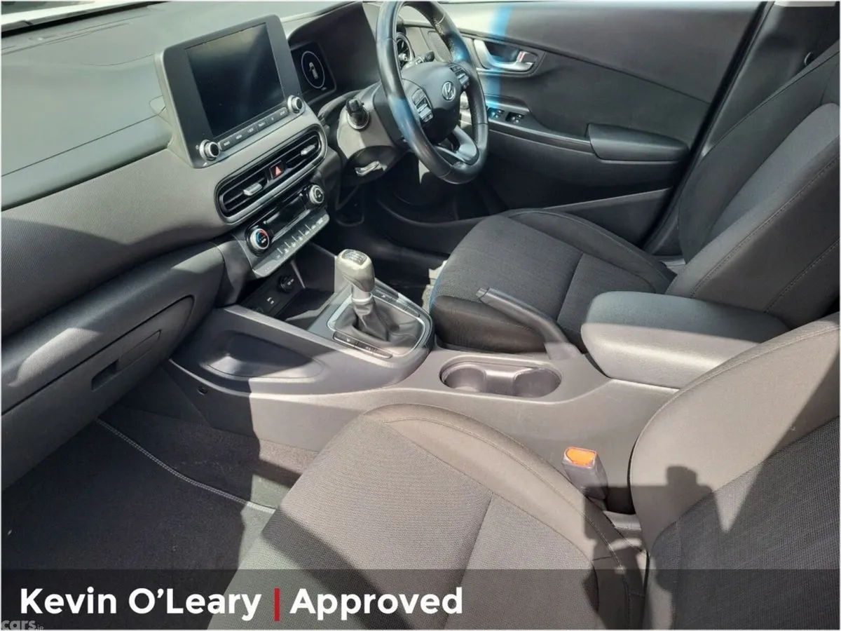 Hyundai KONA MPV, Petrol, 2021, White