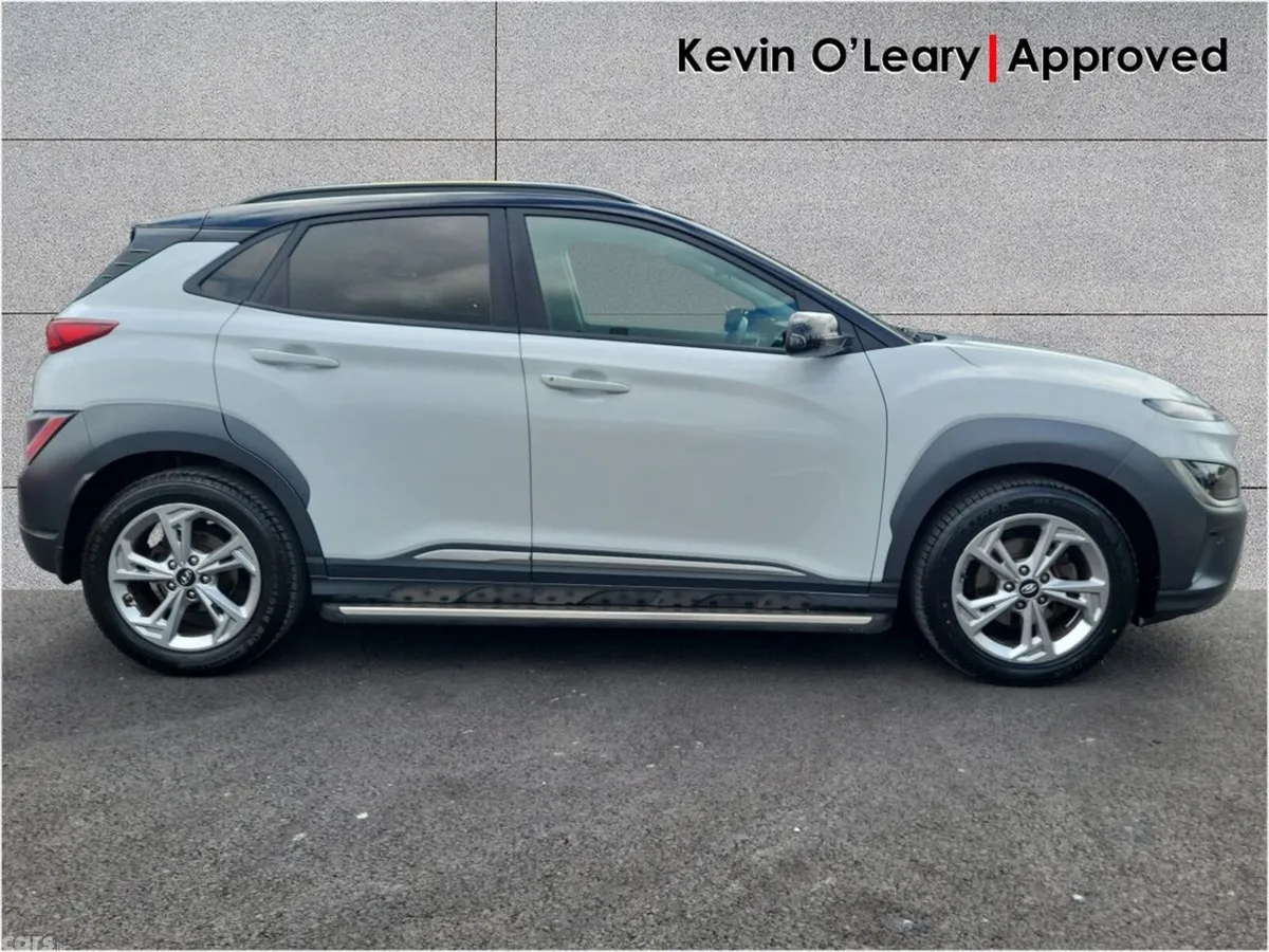 Hyundai KONA MPV, Petrol, 2021, White