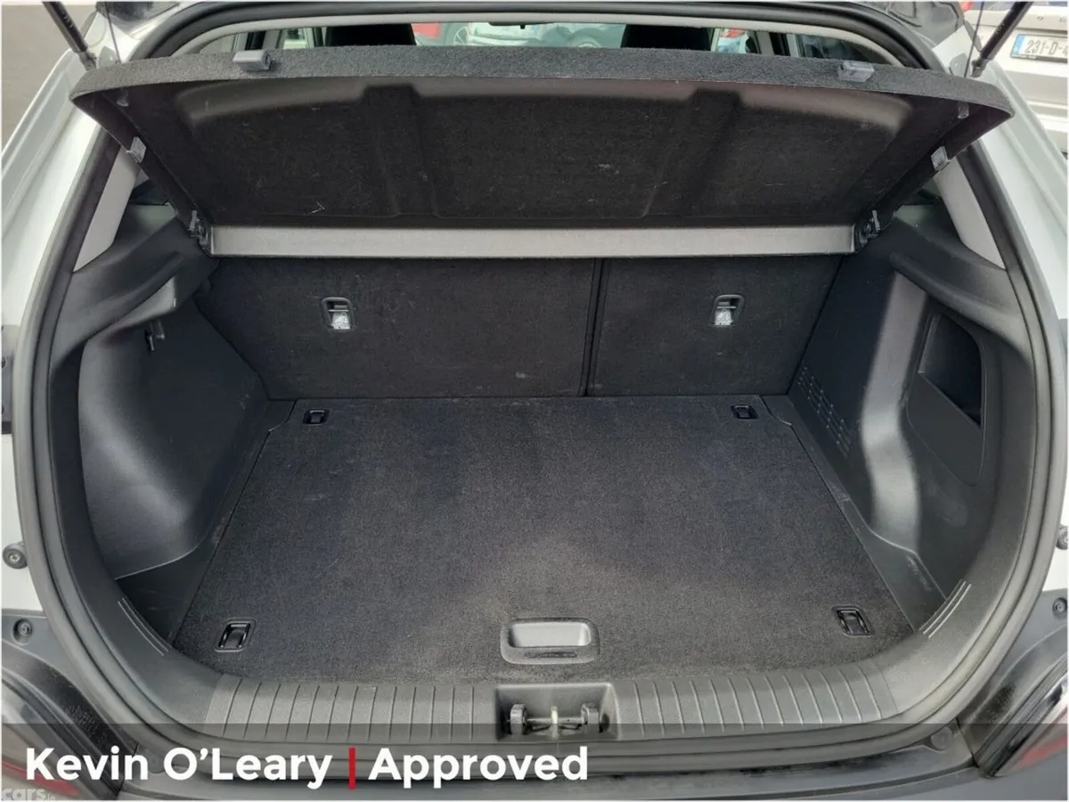 Hyundai KONA MPV, Petrol, 2021, White