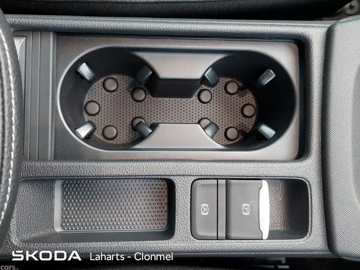 Skoda Octavia Saloon, Diesel, 2026, White