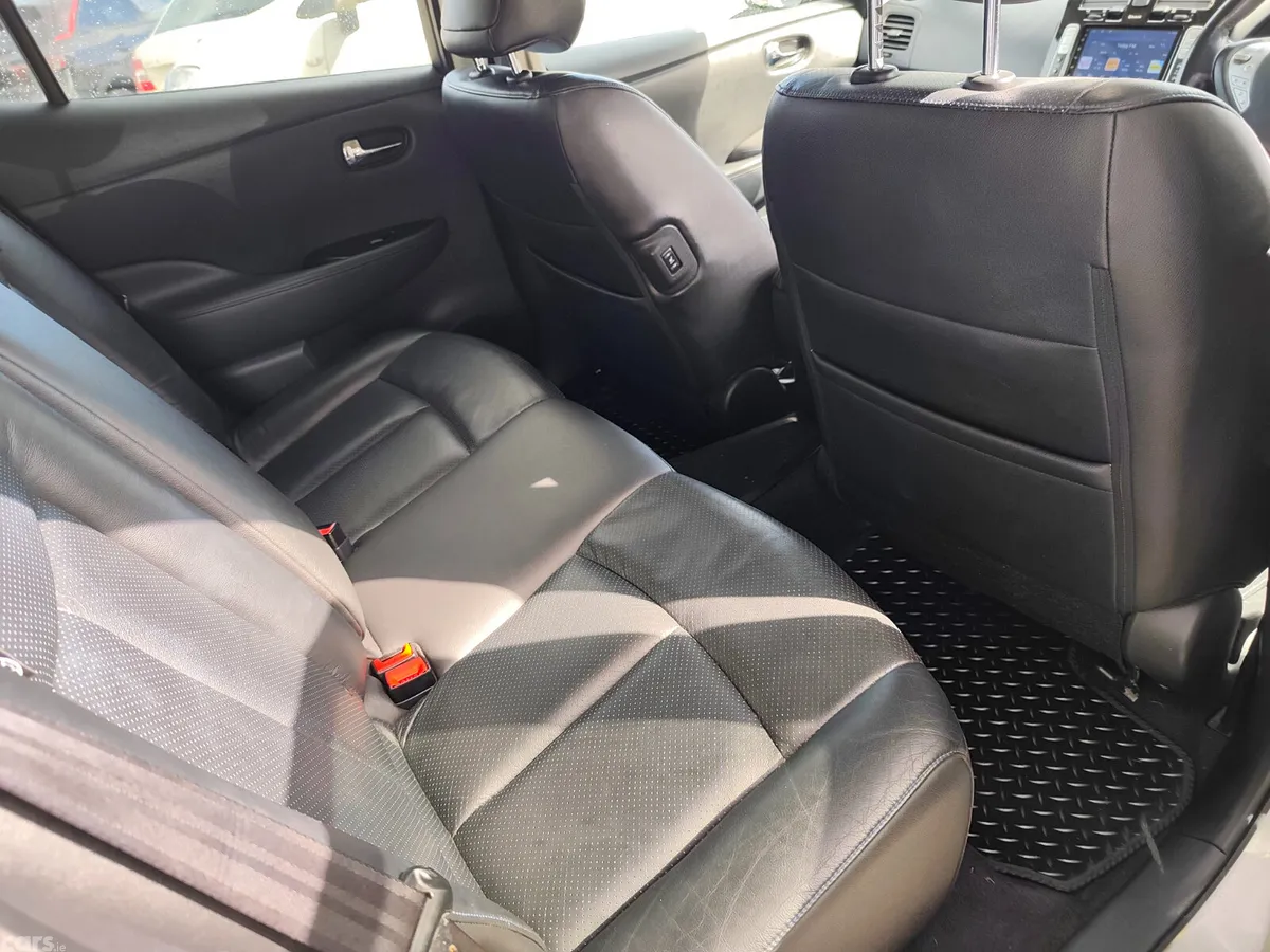 Nissan Leaf Hatchback, Electric, 2015, Silver