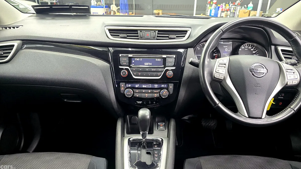 Nissan Qashqai Hatchback, Diesel, 2015, Brown
