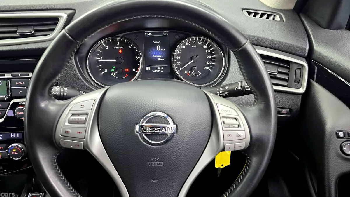 Nissan Qashqai Hatchback, Diesel, 2015, Brown