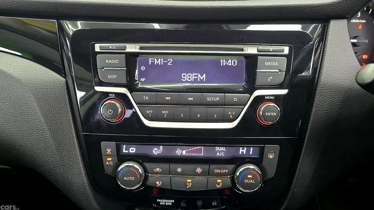 Nissan Qashqai Hatchback, Diesel, 2015, Brown