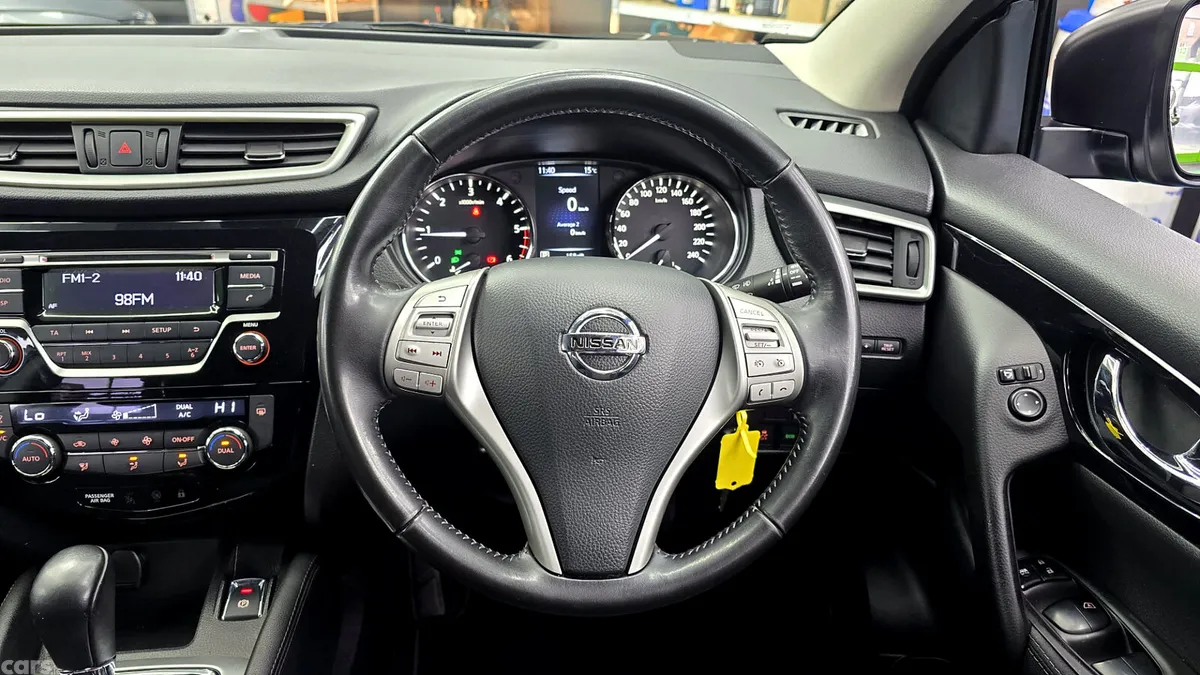 Nissan Qashqai Hatchback, Diesel, 2015, Brown