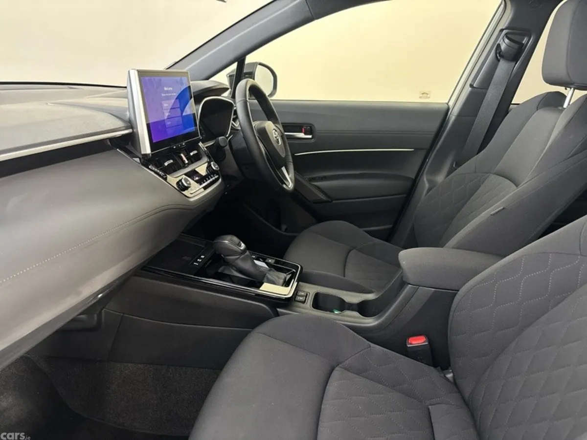 Toyota Corolla Cross Hatchback, Petrol Hybrid, 2026, Green