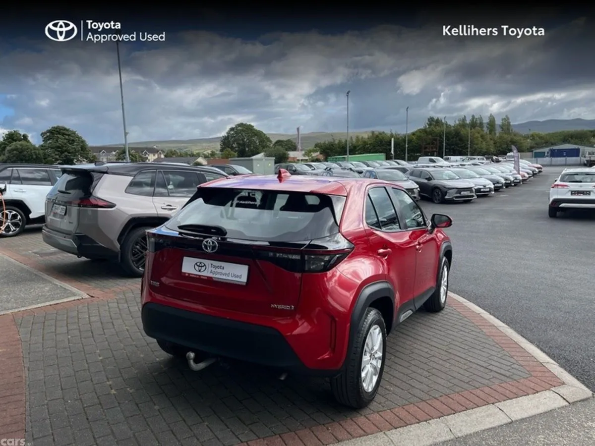 Toyota Yaris Cross Hatchback, Petrol Hybrid, 2024, Red