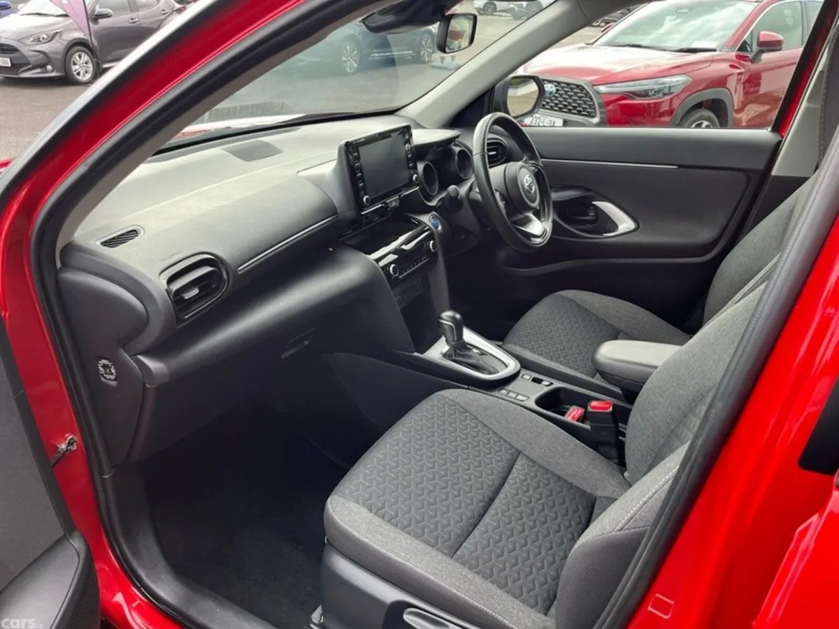 Toyota Yaris Cross Hatchback, Petrol Hybrid, 2024, Red