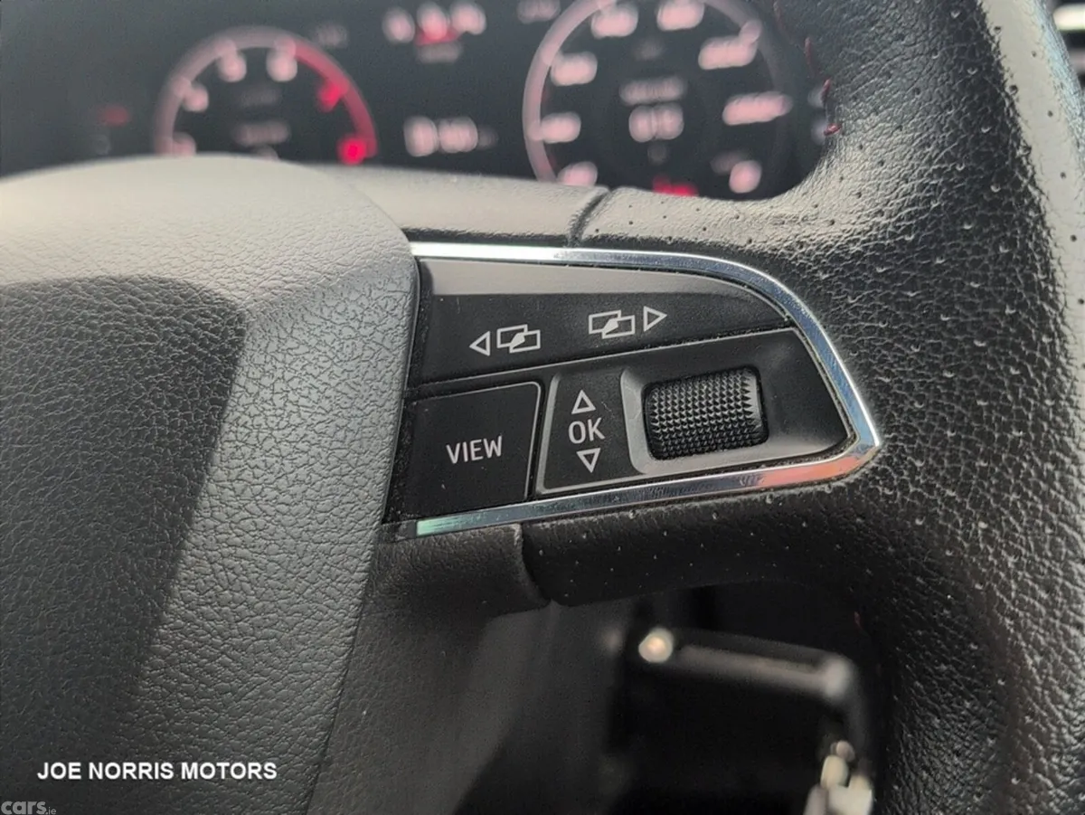 SEAT Arona Hatchback, Petrol, 2021, White