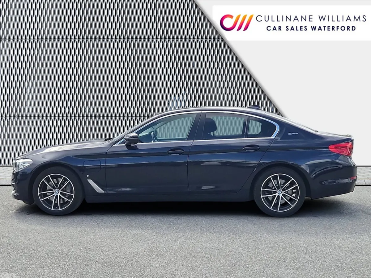 BMW 5-Series Saloon, Petrol Plug-in Hybrid, 2018, Blue