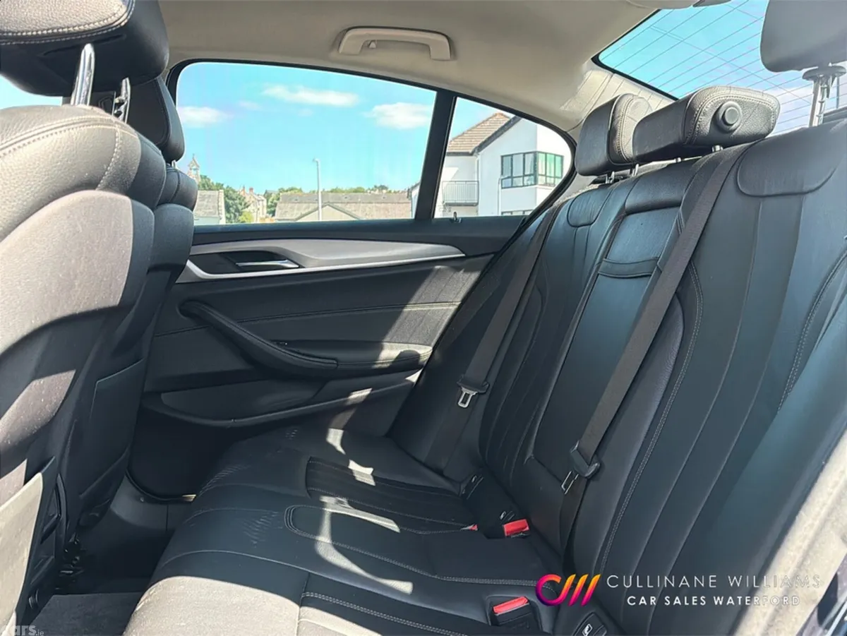 BMW 5-Series Saloon, Petrol Plug-in Hybrid, 2018, Blue
