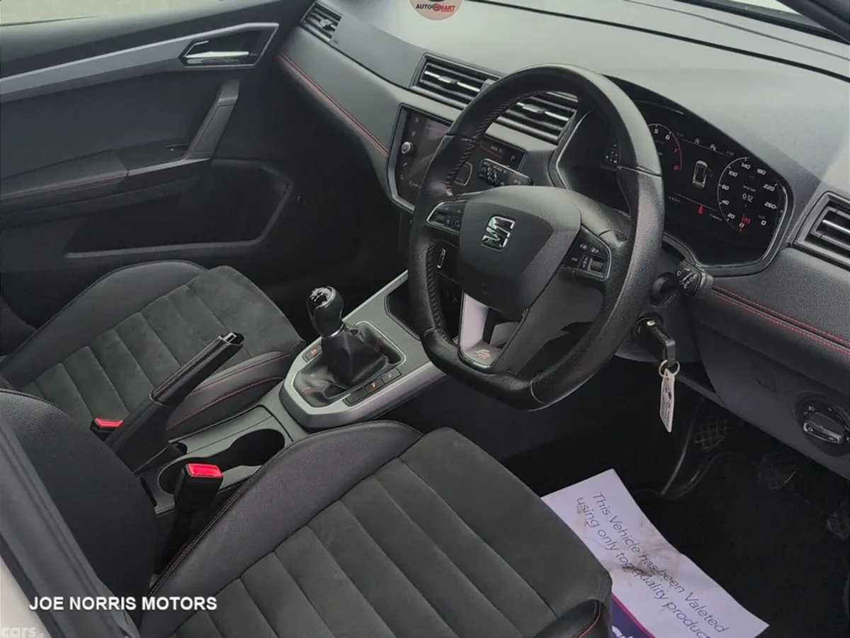 SEAT Arona Hatchback, Petrol, 2021, White