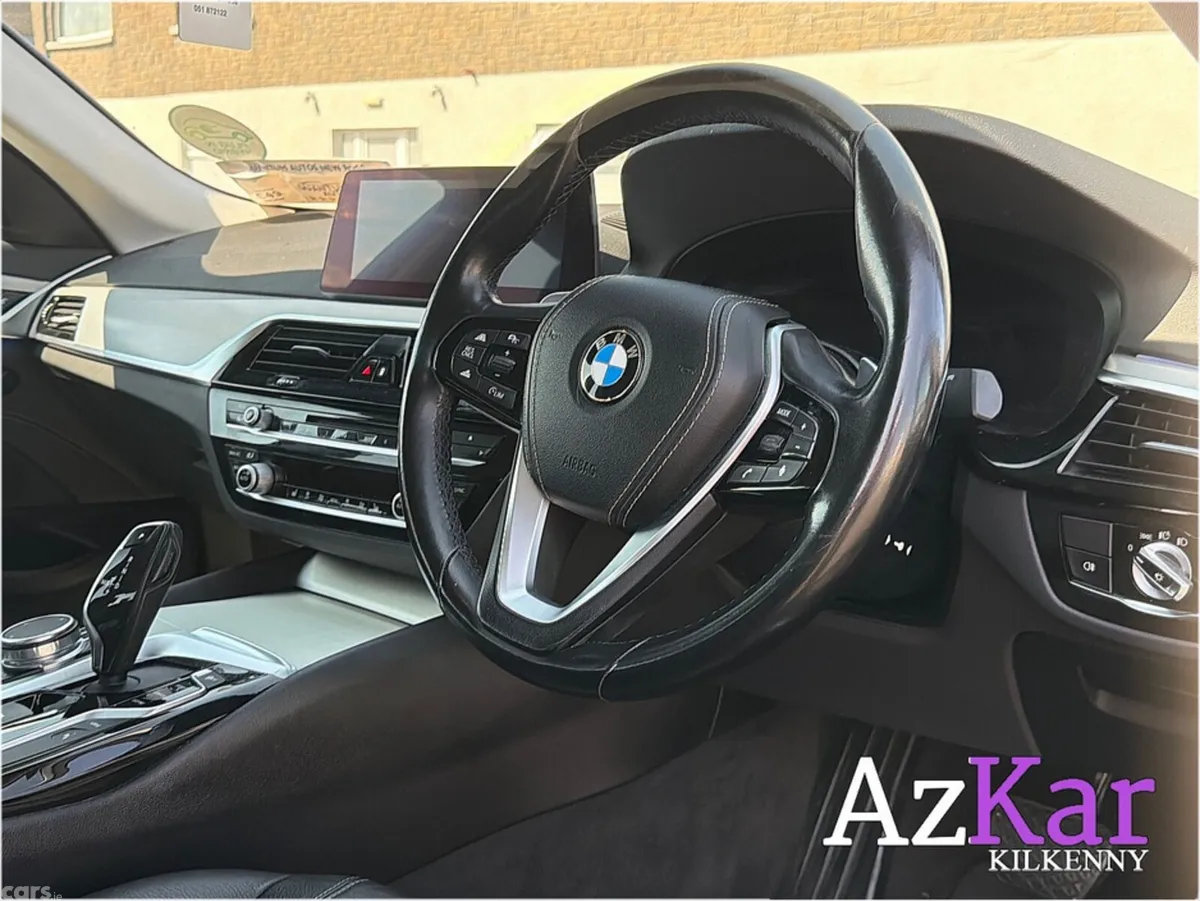 BMW 5-Series Saloon, Petrol Plug-in Hybrid, 2018, Blue