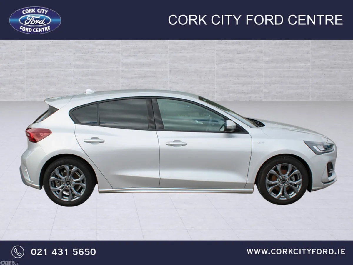 Ford Focus Hatchback, Petrol, 2024, Grey