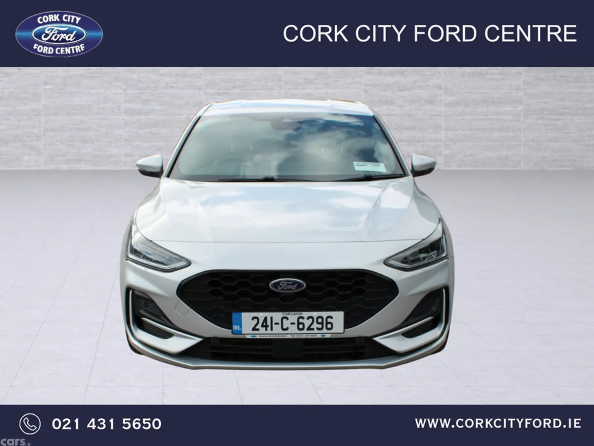Ford Focus Hatchback, Petrol, 2024, Grey