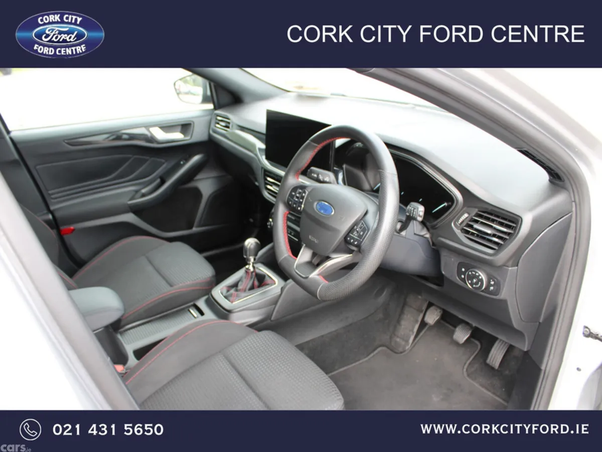 Ford Focus Hatchback, Petrol, 2024, Grey