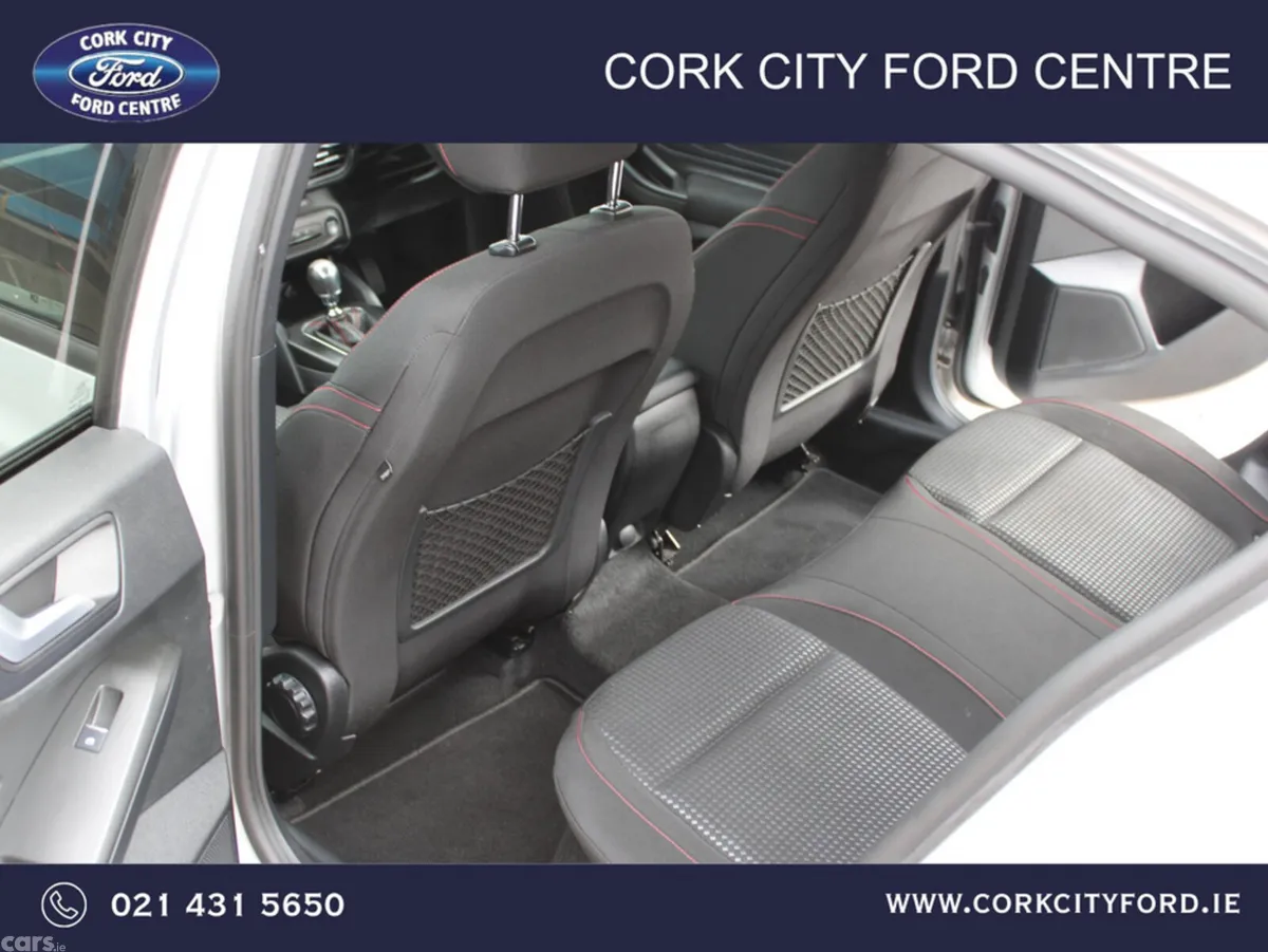 Ford Focus Hatchback, Petrol, 2024, Grey