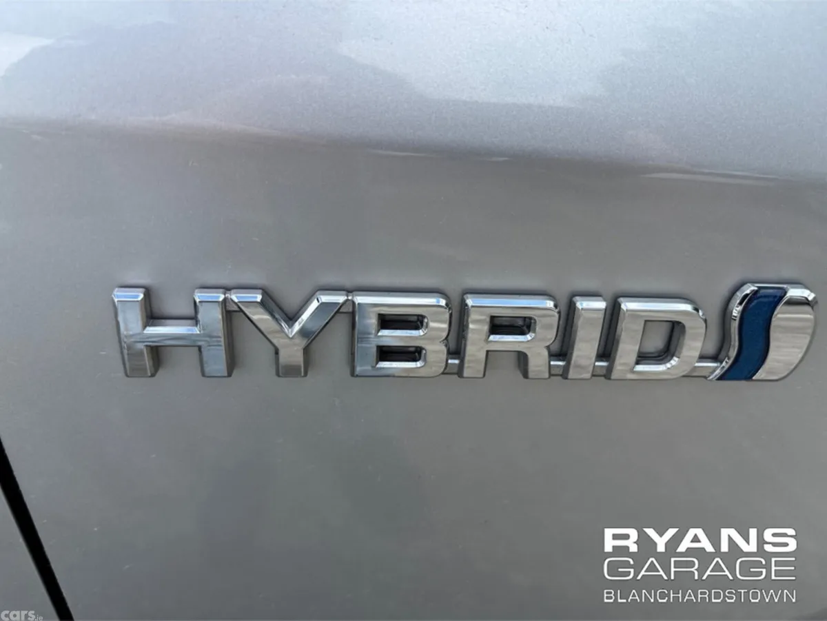 Toyota Corolla Saloon, Petrol Hybrid, 2020, Silver