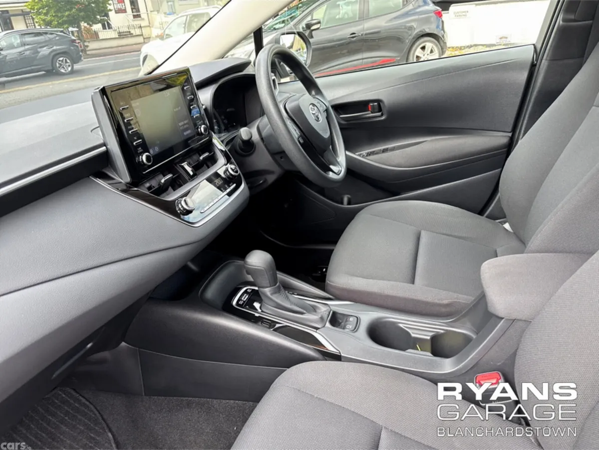 Toyota Corolla Saloon, Petrol Hybrid, 2020, Silver