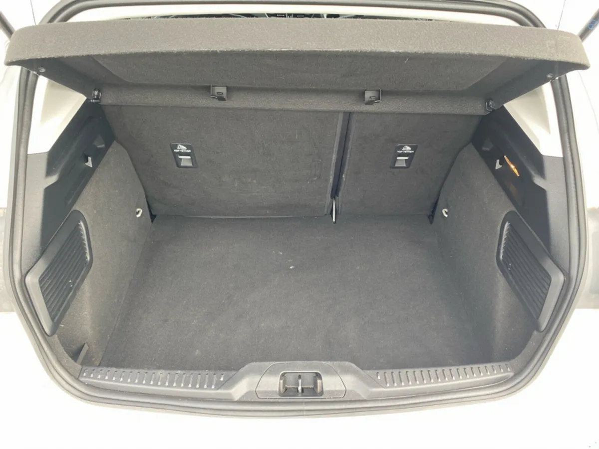 Ford Focus Hatchback, Petrol, 2020, Grey