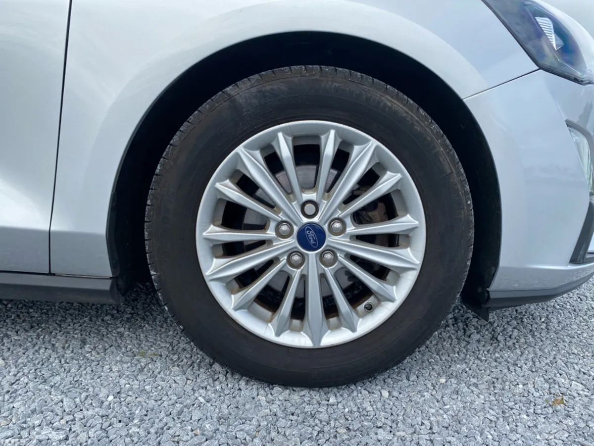 Ford Focus Hatchback, Petrol, 2020, Grey