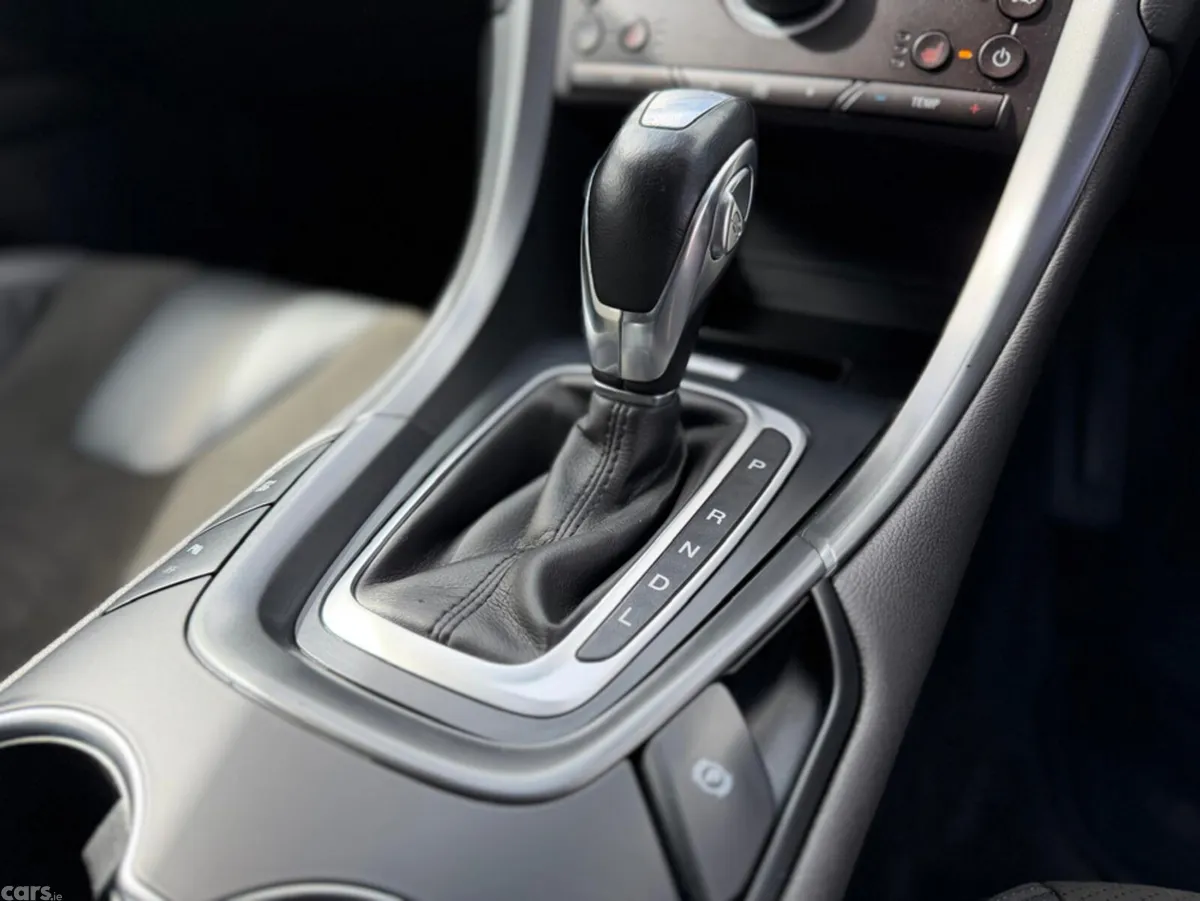 Ford Mondeo Hatchback, Petrol Hybrid, 2019, Black