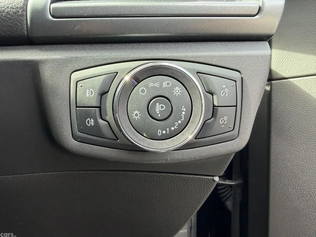 Ford Mondeo Hatchback, Petrol Hybrid, 2019, Black