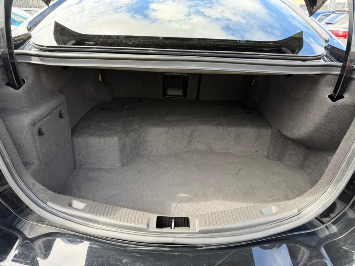 Ford Mondeo Hatchback, Petrol Hybrid, 2019, Black
