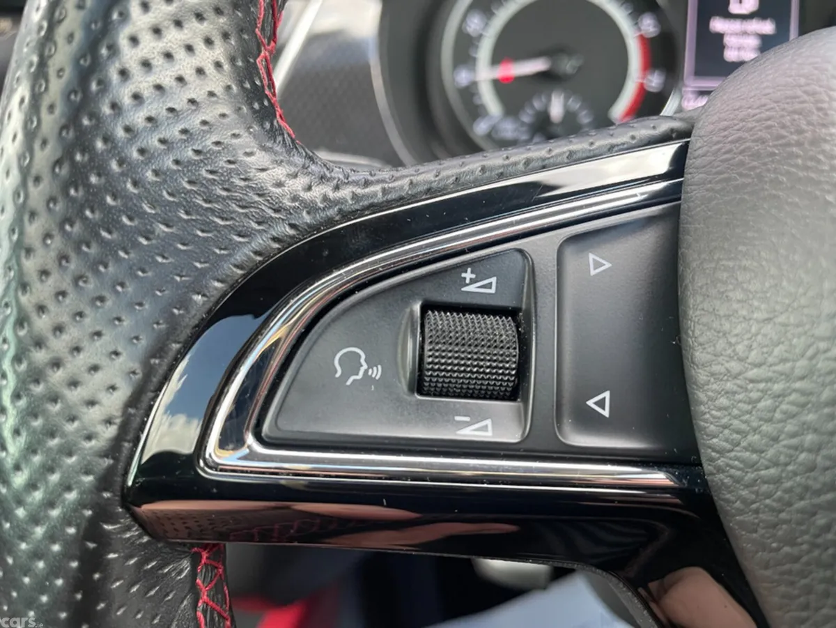Skoda Fabia Hatchback, Petrol, 2018, White