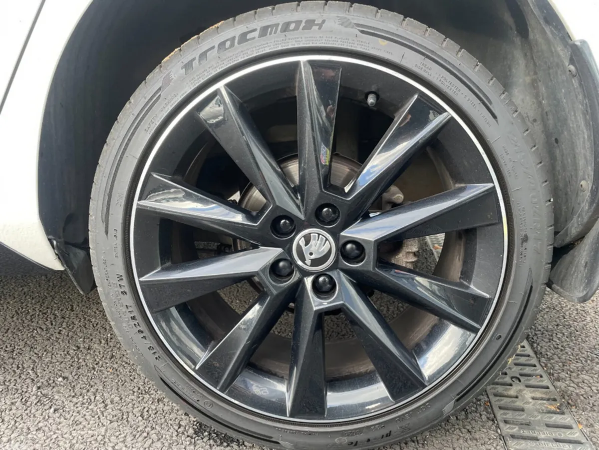 Skoda Fabia Hatchback, Petrol, 2018, White