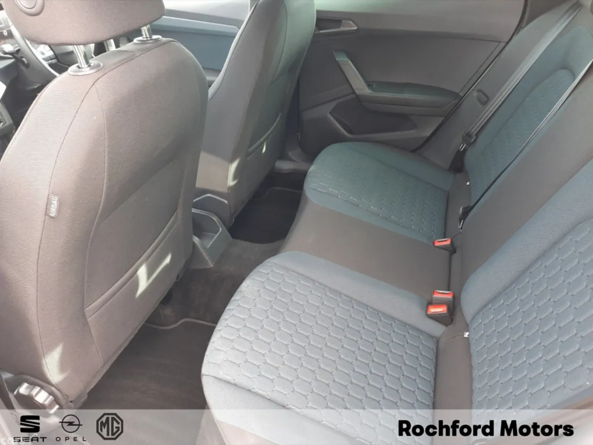 SEAT Arona Hatchback, Petrol, 2026, White