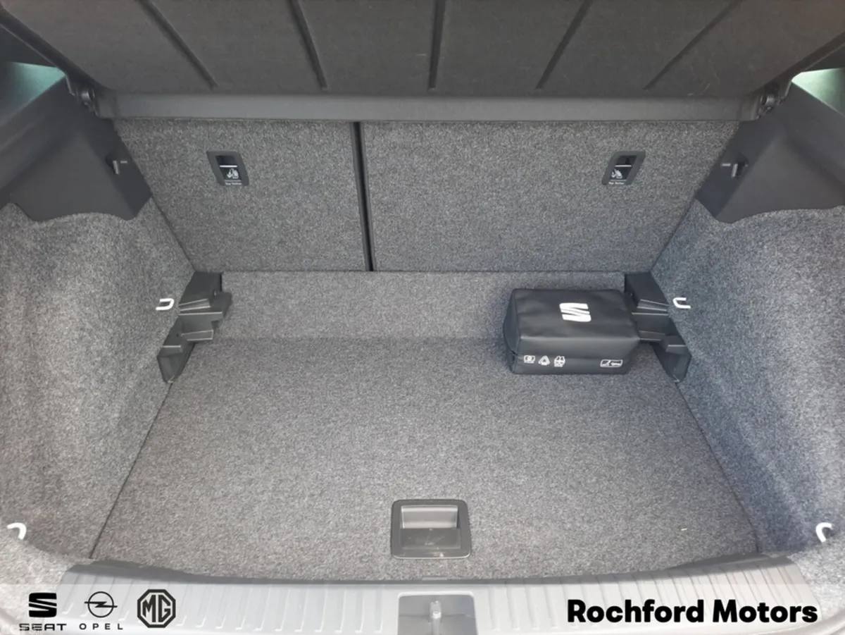 SEAT Arona Hatchback, Petrol, 2026, White