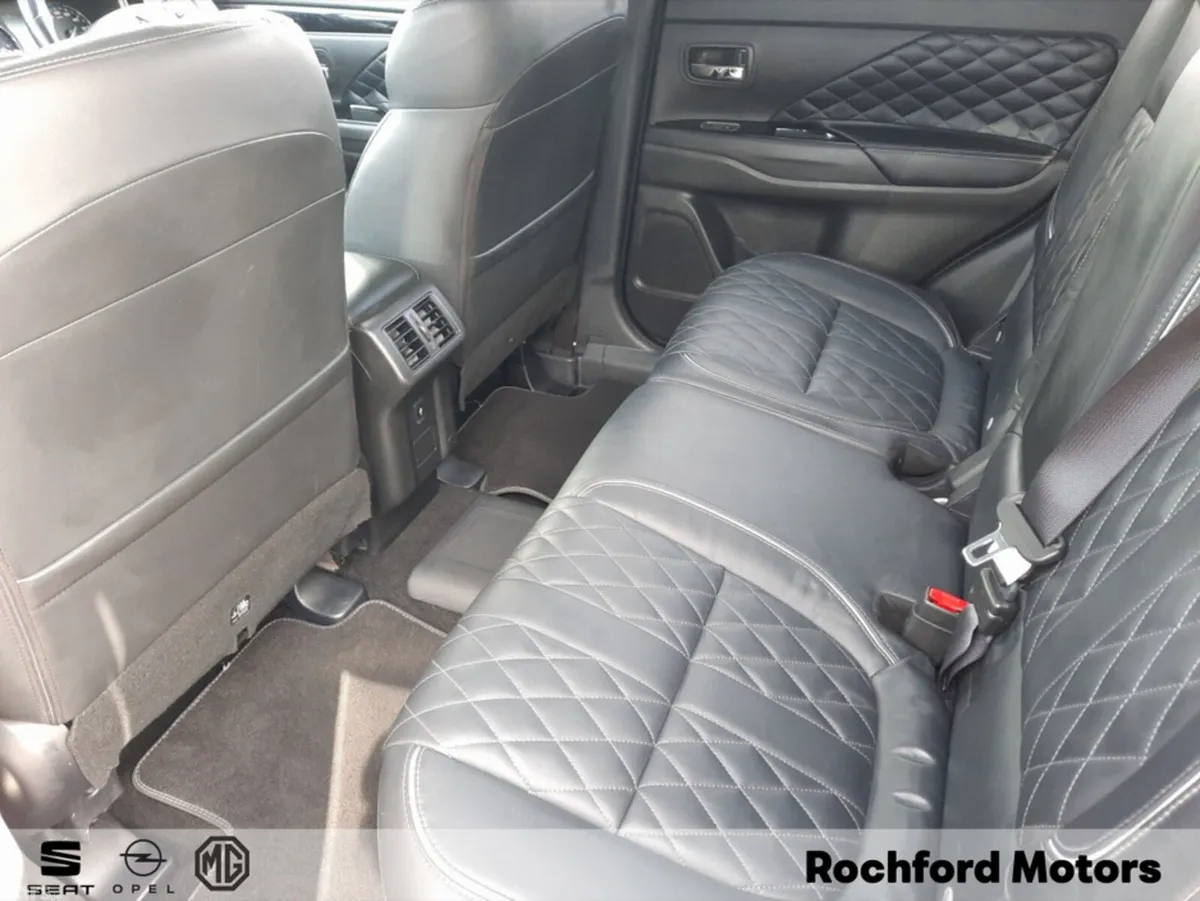 Mitsubishi Outlander Estate, Petrol Plug-in Hybrid, 2020, Black
