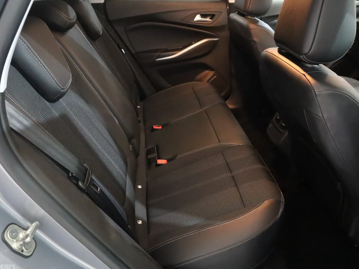 Opel Grandland X Hatchback, Petrol Hybrid, 2024, Grey