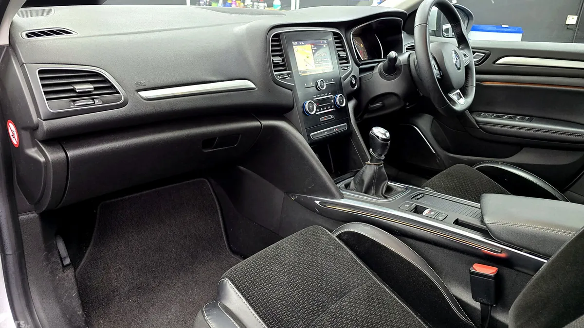 Renault Megane Hatchback, Diesel, 2018, Grey