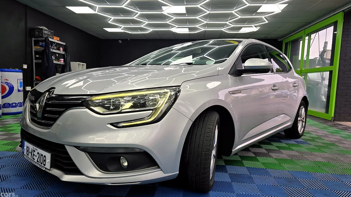 Renault Megane Hatchback, Diesel, 2018, Grey