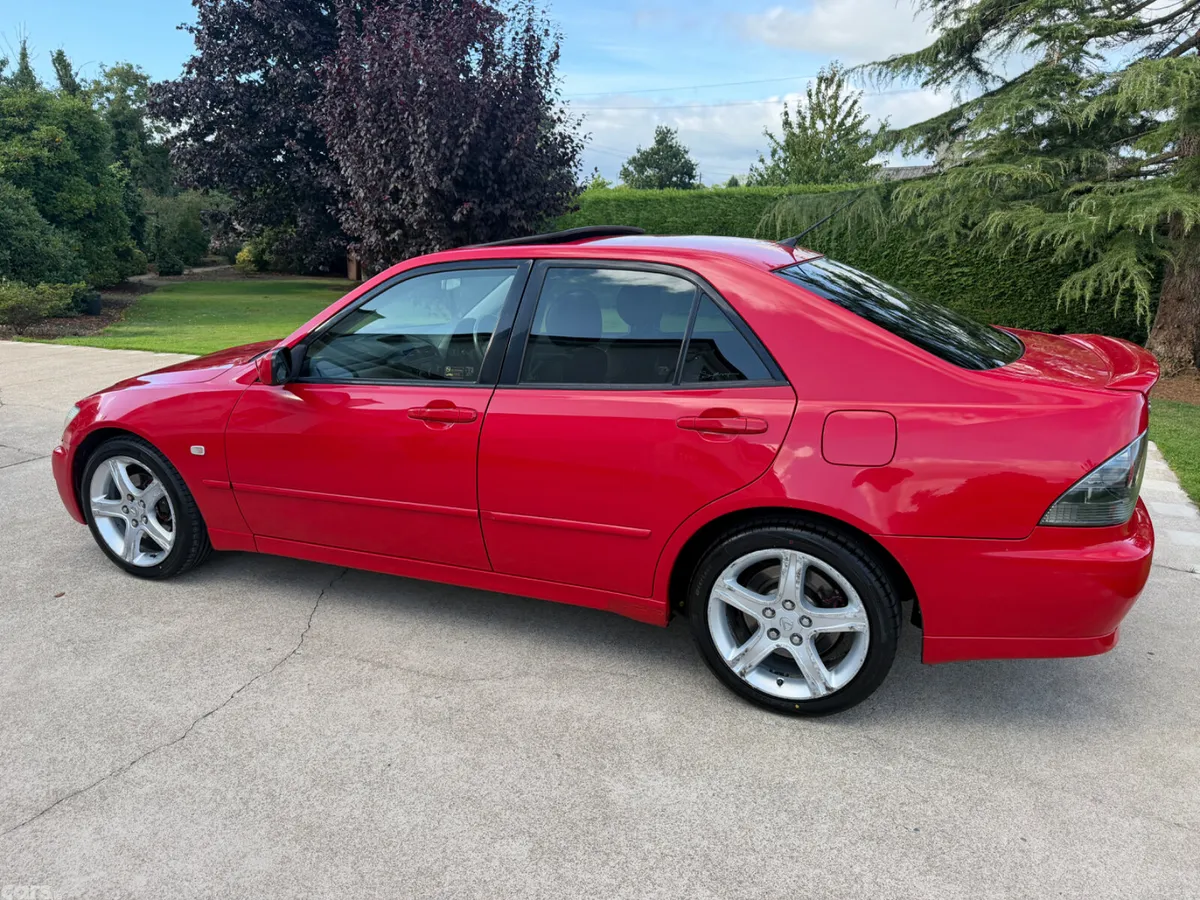 Lexus IS Saloon, Petrol, 2002, Red