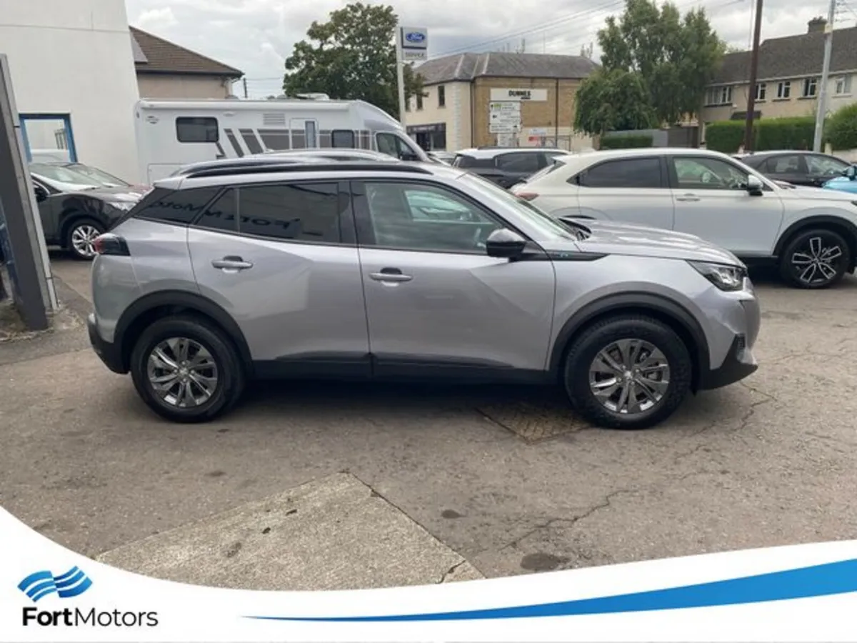 Peugeot 2008 Hatchback, Electric, 2023, Grey